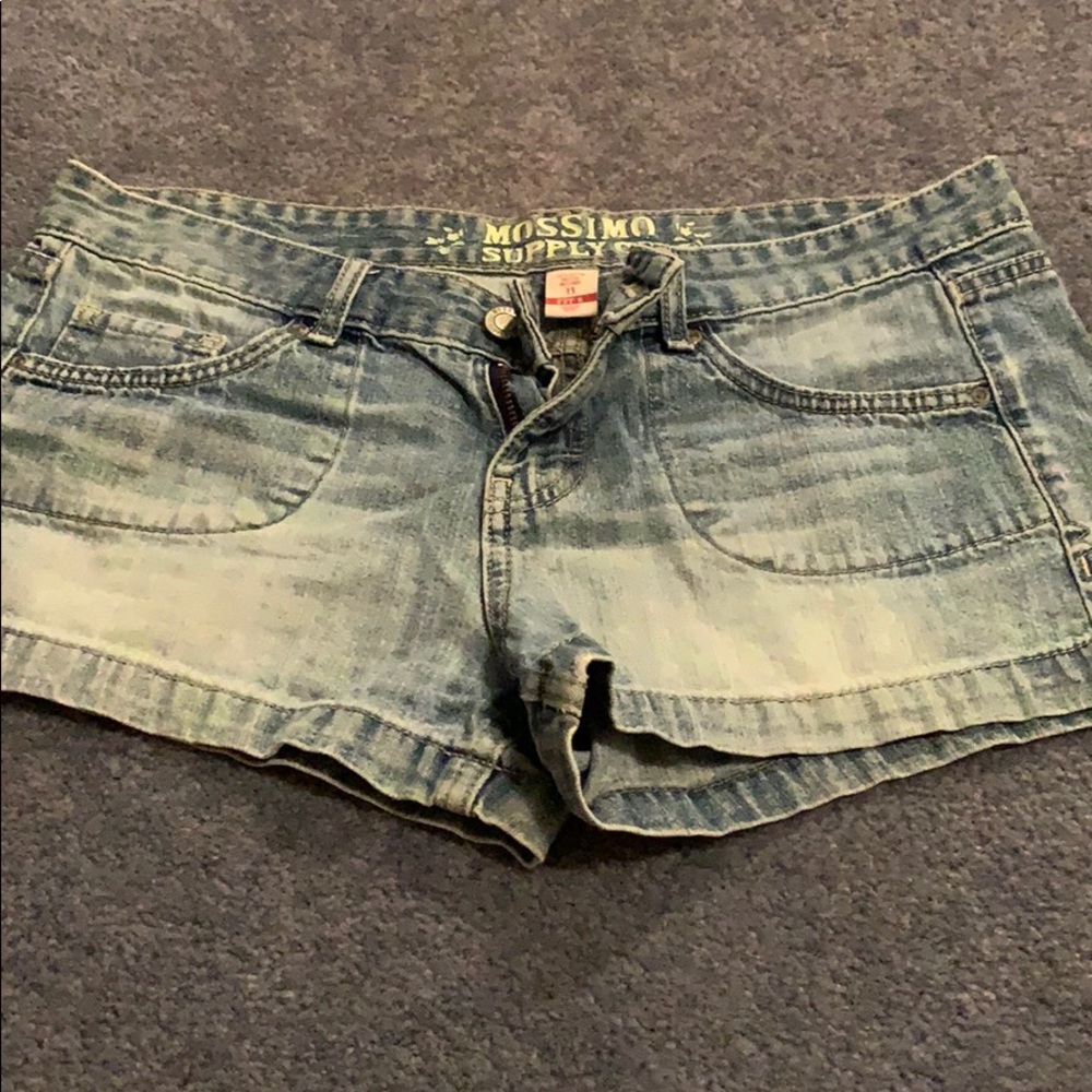 Summer shorts with a little paint ink style